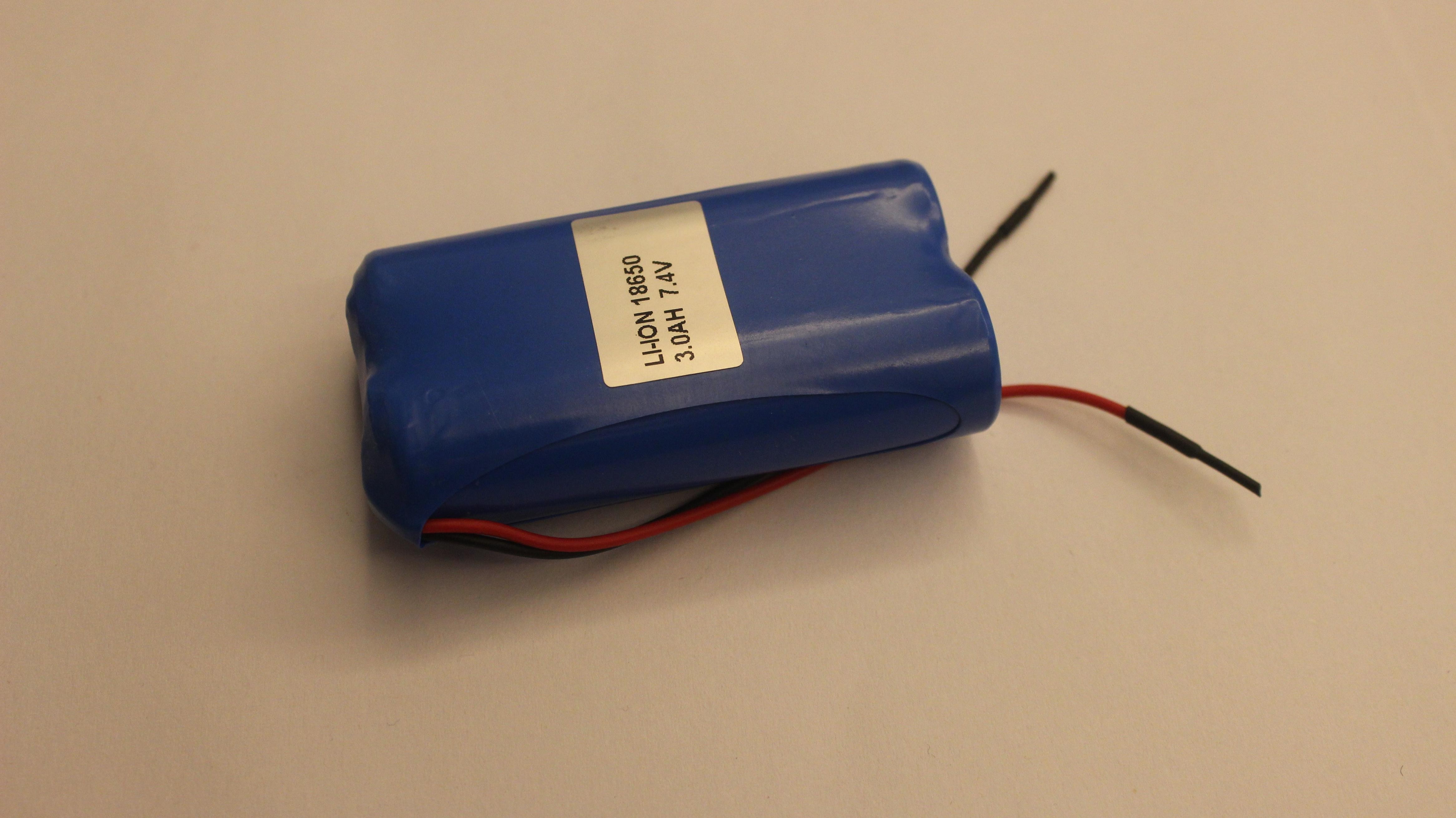 AMZZN 2PCS 3.7V 3000mAh batteria agli ioni di litio con spina SM-2P e cavo di ricarica USB,adatto per auto DE42,DE44,DE45,DE68 RC,auto alla deriva,camion,giocattoli,batterie da corsa off-road AMZZN 2PCS 3.7V 3000mAh batteria agli ioni di litio con spina SM-2P e cavo di ricarica USB,adatto per auto DE42,DE44,DE45,DE68 RC,auto alla deriva,camion,giocattoli,batterie da corsa off-road